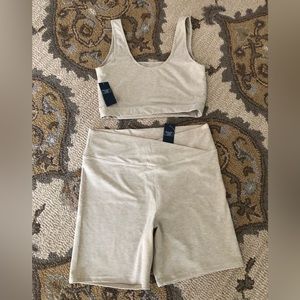 Women’s NWT Abercrombie Athleisure set in L/XL